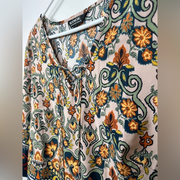 Boho tunic blouse, 14-16, bold pattern, bell sleeves, Flowy Romantic Garden Vibe - Picture 6 of 8
